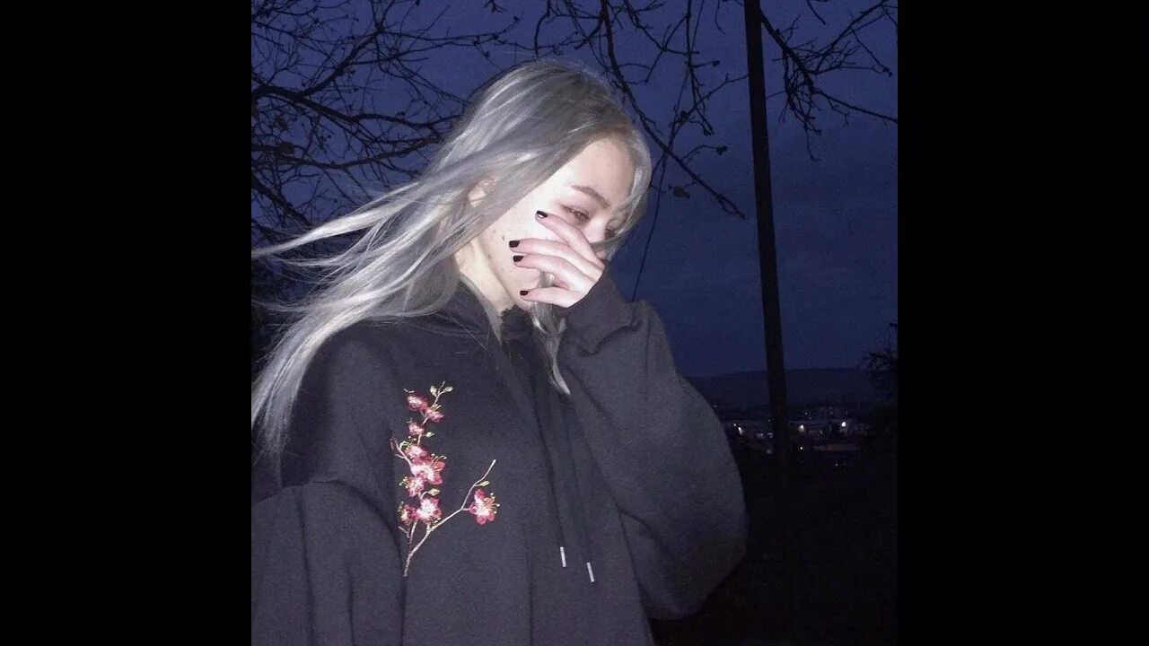 Грустная песня. Песня love me грустная. Названия грустных песен 2022. Песня love me грустная. Влюбился в неё ( slowed + reverb ).