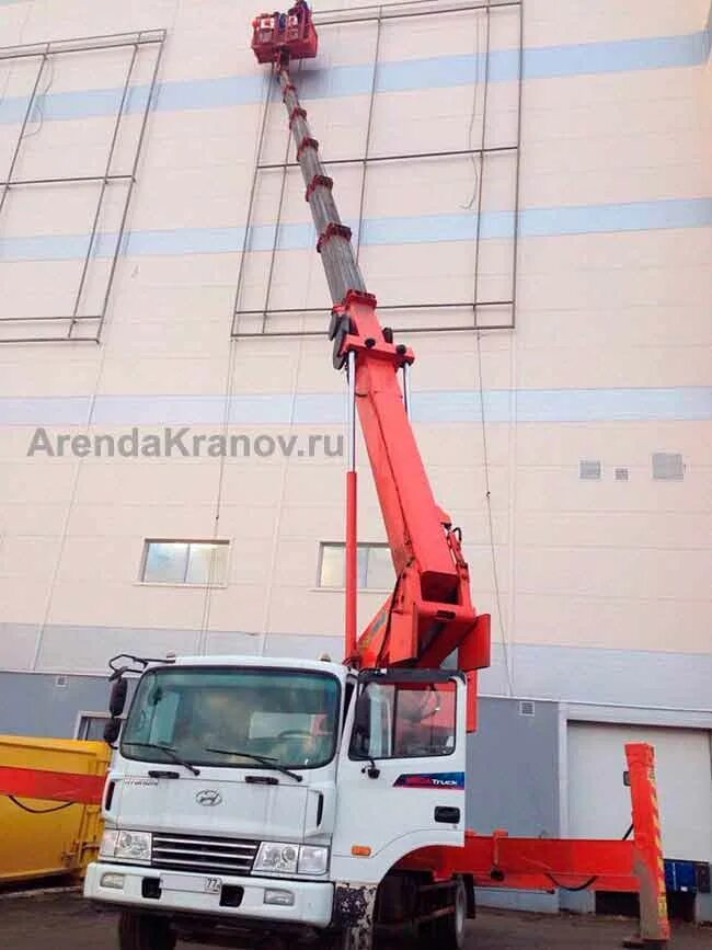 Gmk6300l-1. Автокран кс65721. Автокран 25 в работе. Аверстрой санкт-петербург. Либхер 26к1 кран.