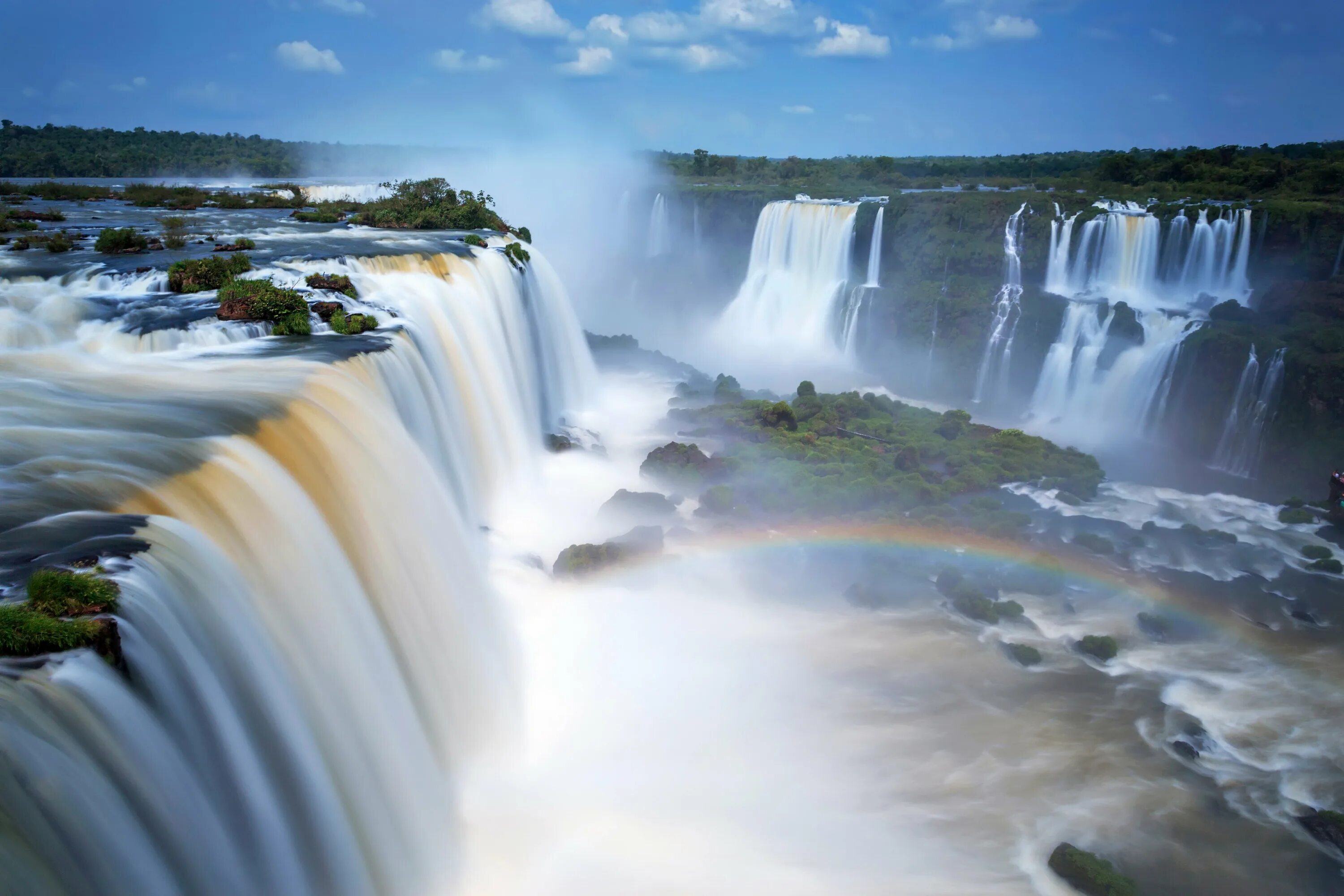 Игуасу это. Парк Игуасу, Аргентина/Бразилия. Бразилия водопады Игуасу. Водопад Игуасу в Южной Америке. Нац парк Игуасу Аргентина.