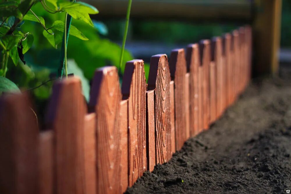 Деревянные ограждения для клумб. Ограждение садовое полимерпесчаное. Ограждение палисад. Мини забор. Забор декоративный.