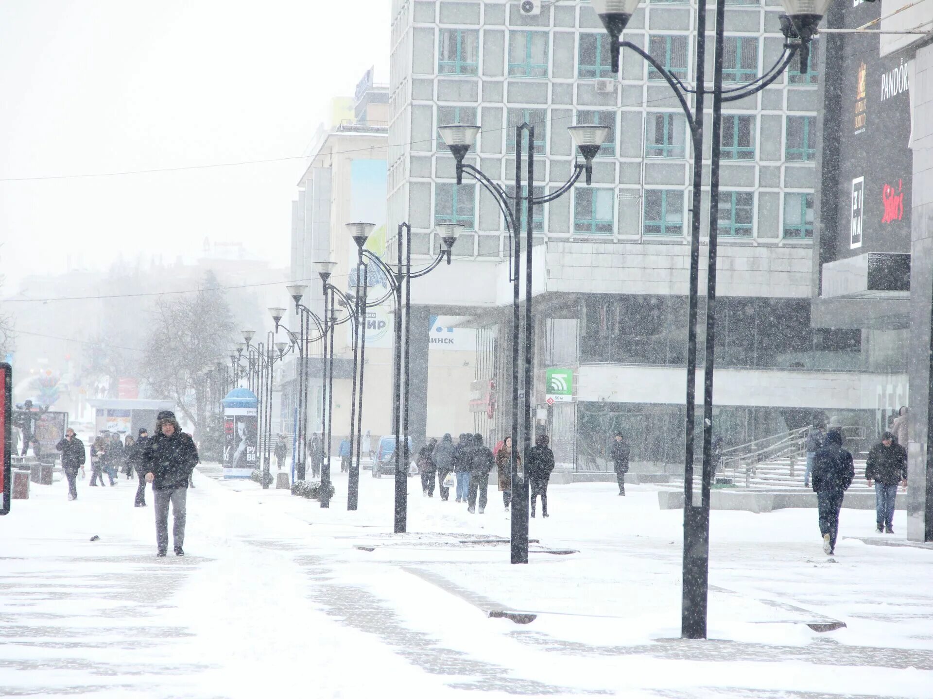 Минск погода время. Снегопад в Минске. Снег в Беларуси. Минск в марте. Минск снежок.