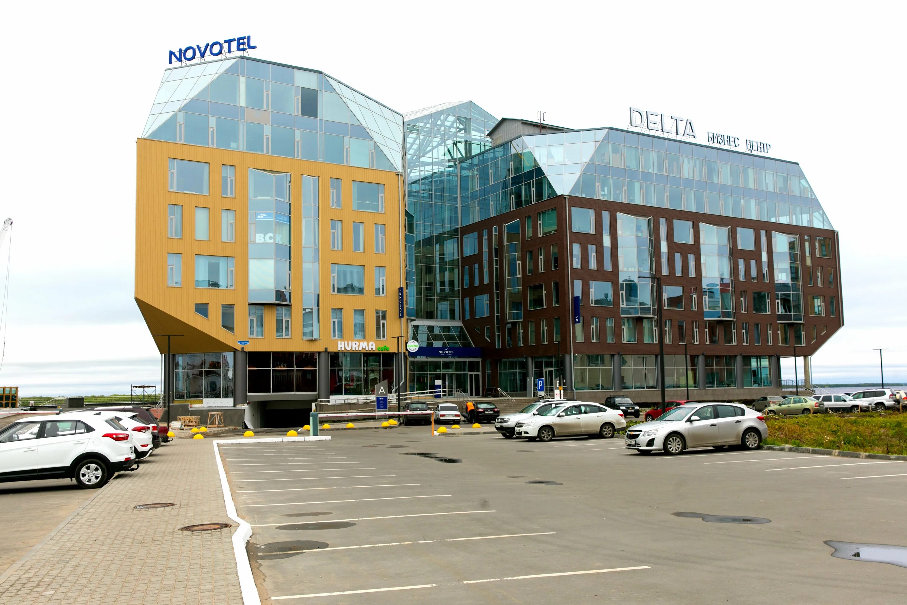 Отель Новотель Архангельск. Novotel Архангельск 4*. Набережная Северной Двины Новотель Архангельск.