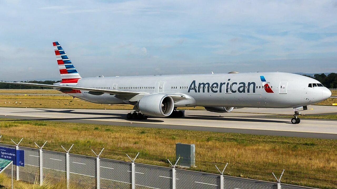 777 300 18. B-777-300. Boeing 777-300 turkish airlines. 777 300 18. Эмирейтс 777-300.