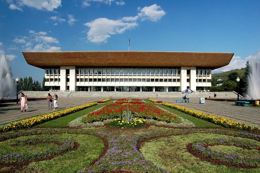 дворец республики алматы зал. дворец ленина алматы. дворец республики (алма-ата). площадь дворца республики алматы. дворец республики алматы.