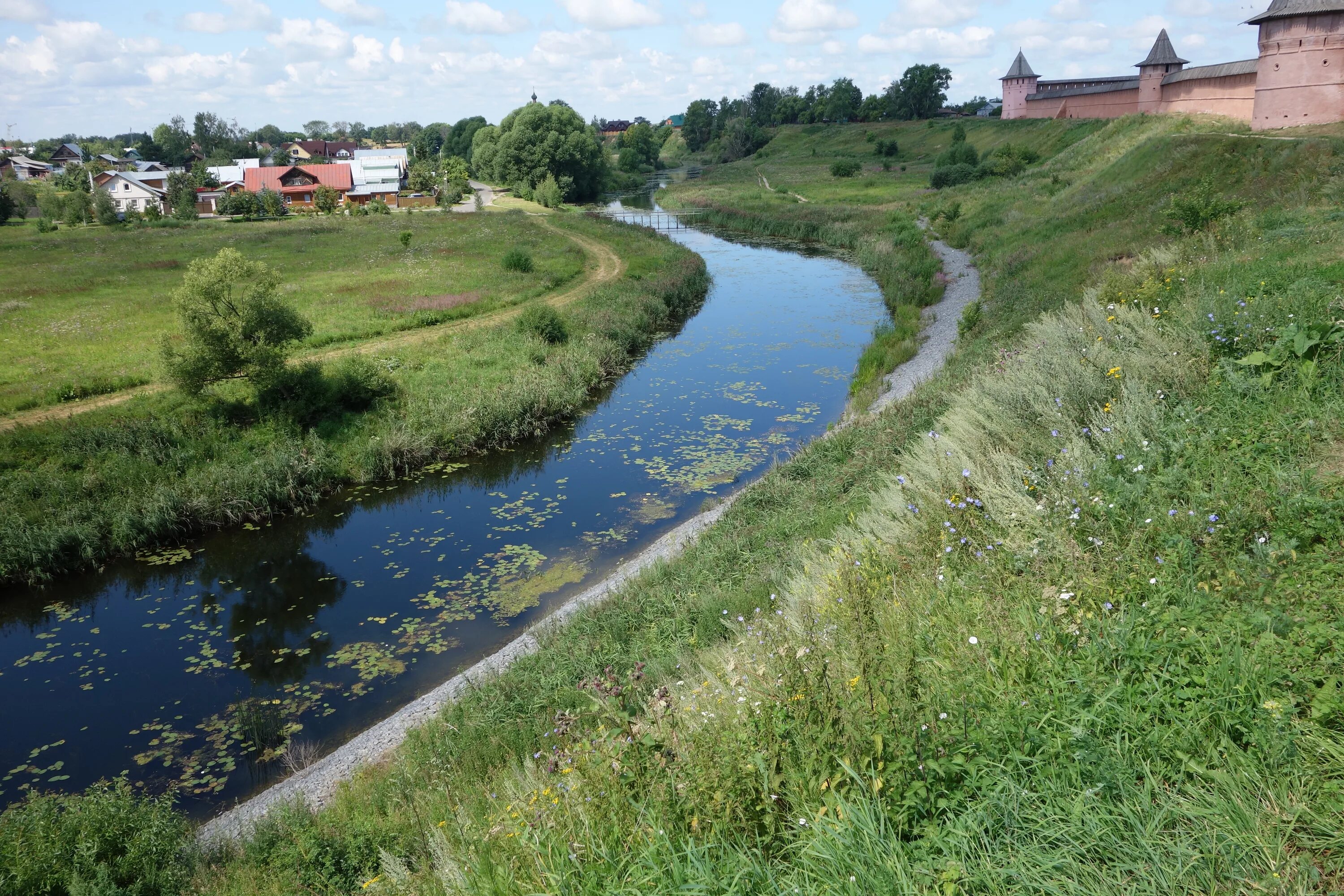 Файл:Kamenka River 1.jpg - Википедия