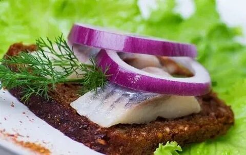 Бородинский хлеб с селедкой