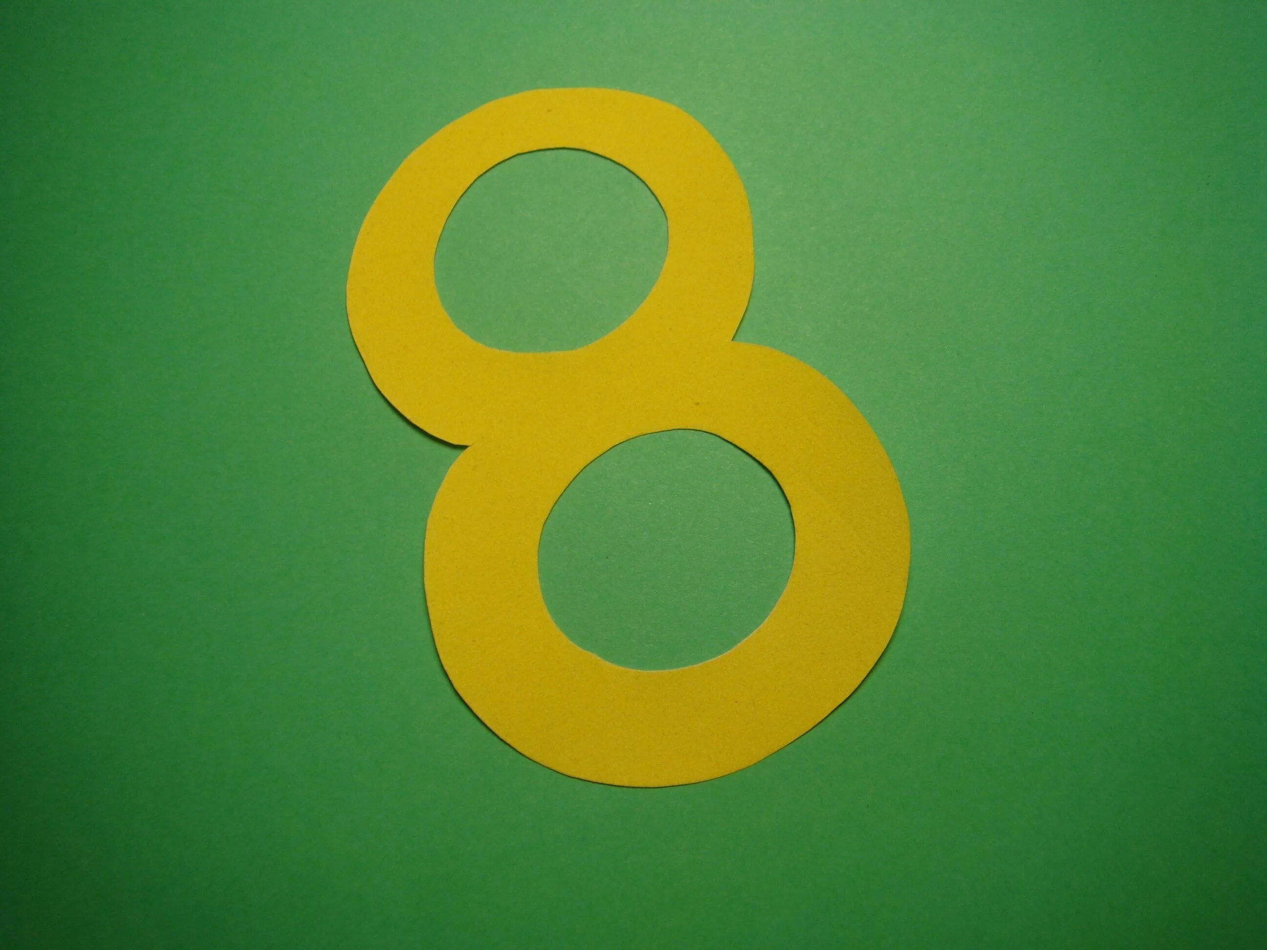 цифра 8. аппликация восьмерка. инвар спусковое устройство. восьмерка пряник трафарет. снимок в виде восьмерки.