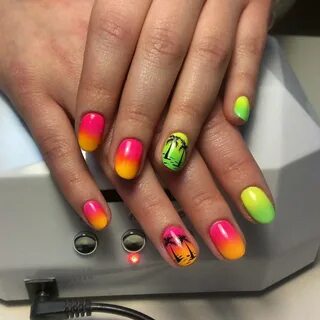 Ногти короткие яркие новинки