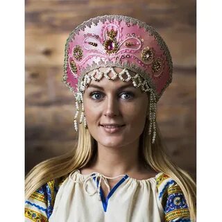 Кокошник носили только незамужние женщины