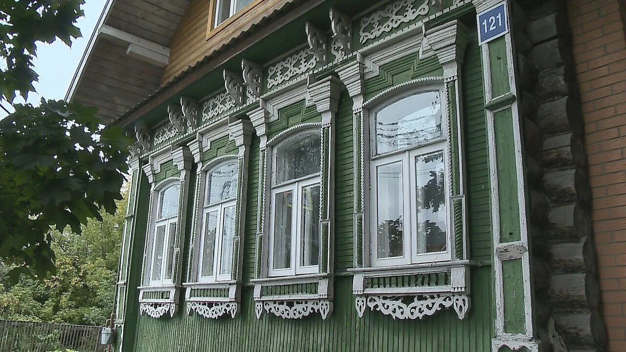 Гжель (село, московская область). Музей гжельского фарфорового завода. Дом в гжели московской. Улица деревни гжели. Домик из гжели.