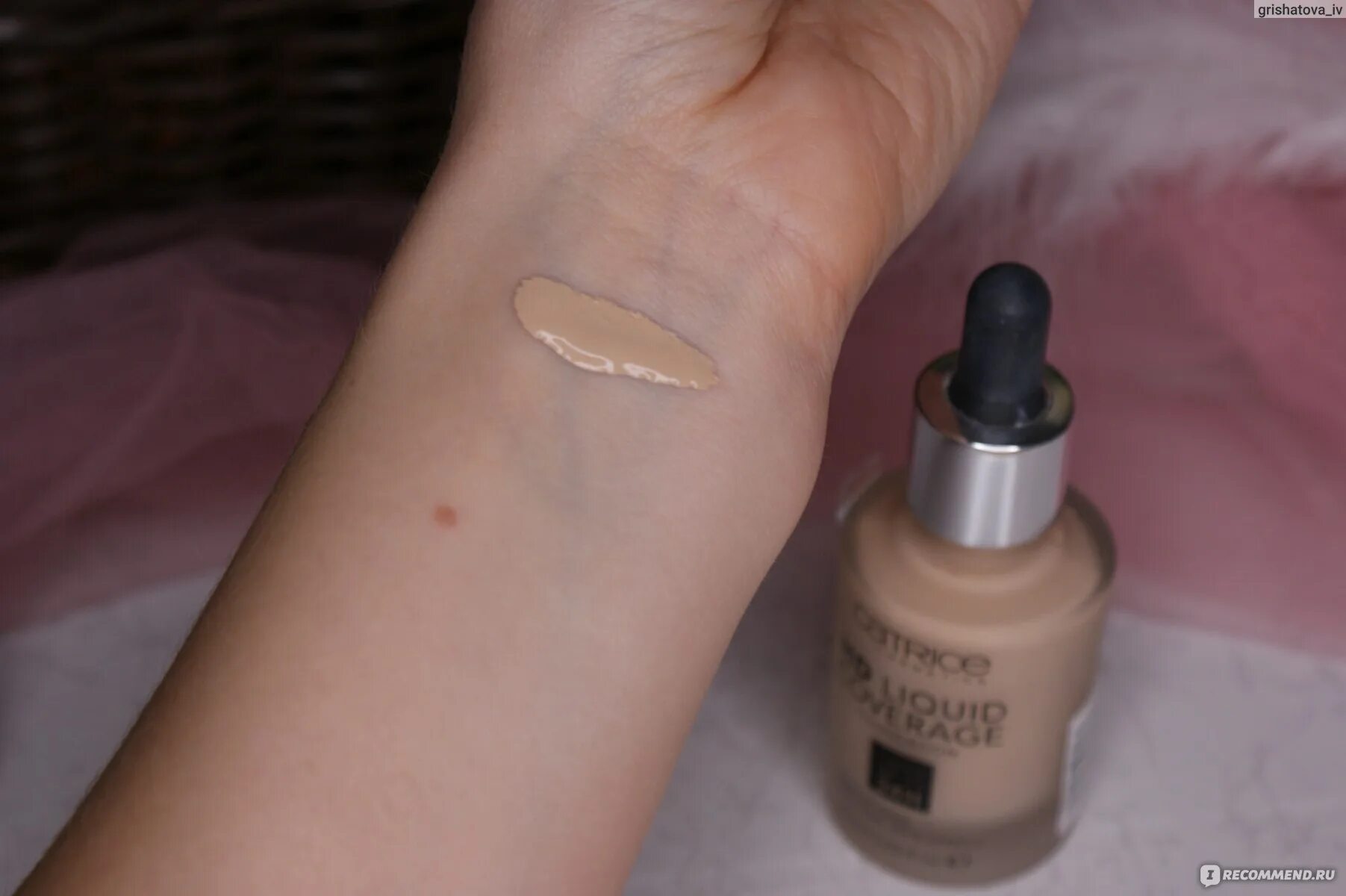 Catrice тональный оттенки. Catrice консилер liquid camouflage свотчи. Тональный крем катрис 002 тон. Catrice liquid coverage оттенки. Catrice тональный оттенки.