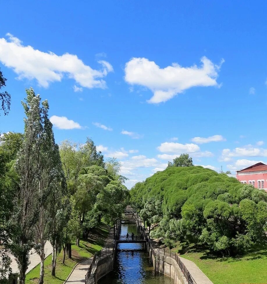 Мотовилихинский парк пермь. Райский сад (пермь). Райский сад пермь мотовилиха. Мотовилихинский парк пермь. Пруд в райском саду пермь.