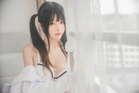 Sakura Momao "White Shirt and Double Ponytails" Lori COS No.b03fb...