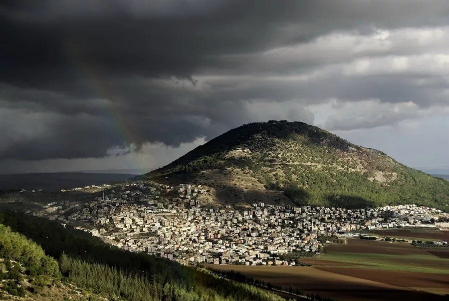 Фавор гора преображения облако. Гора фавор монастырь преображения господня. Фавор гора преображения. Гора фавор преображение господне. Фавор гора преображения.