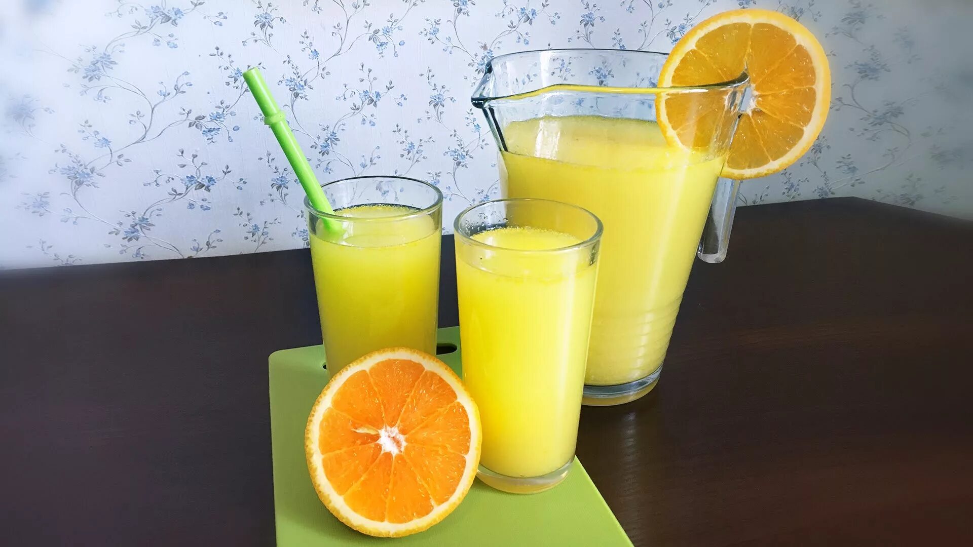 Сделать сок своими руками. Лимонад цитрус. Домашний лимонад цитрус. Апельсиновый лимонад. Домашний лимонад из апельсинов.
