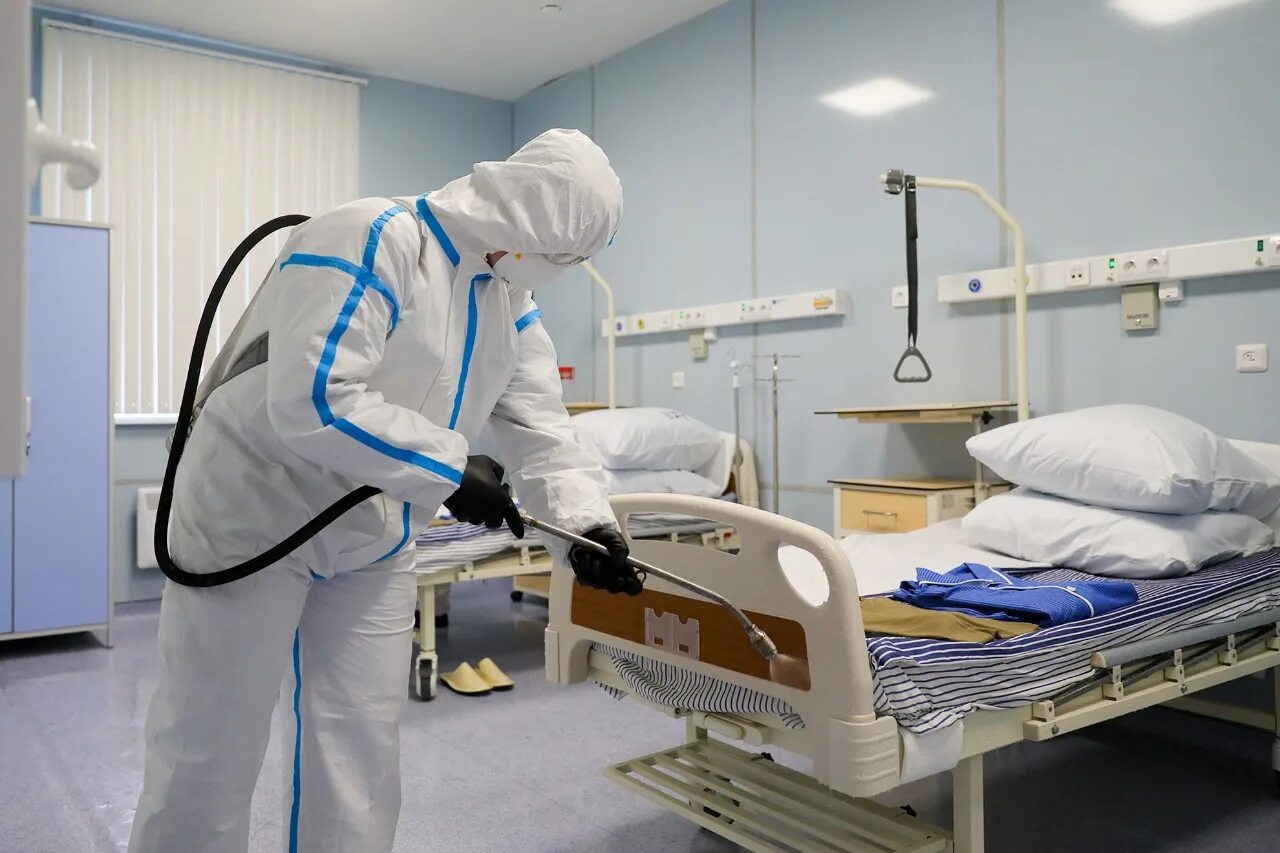 Уборка помещений в больнице. Уборка помещений в больнице. Уборка в лпу. Уборка медицинских помещений. Дезинфекция в больнице.