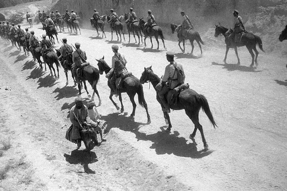 Начало широкого использования конного войска. Басмачи 1930. Басмачи 1918.