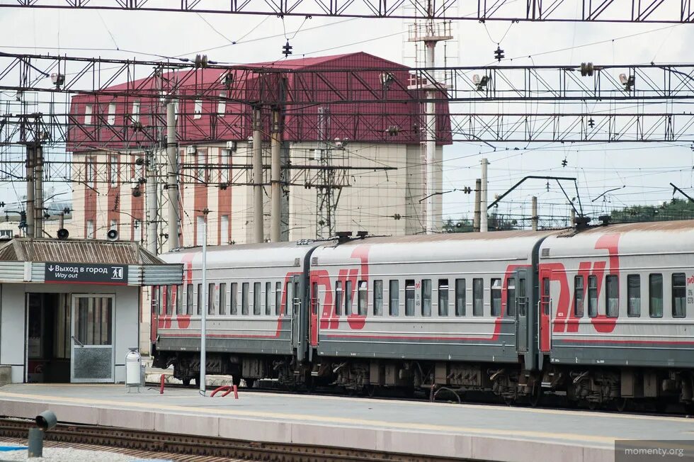 Пассажирские поезда екатеринбург. Поезд Екатеринбург. Екатеринбургские поезда. Поезд Свердловск. Поезда ЕКБ.