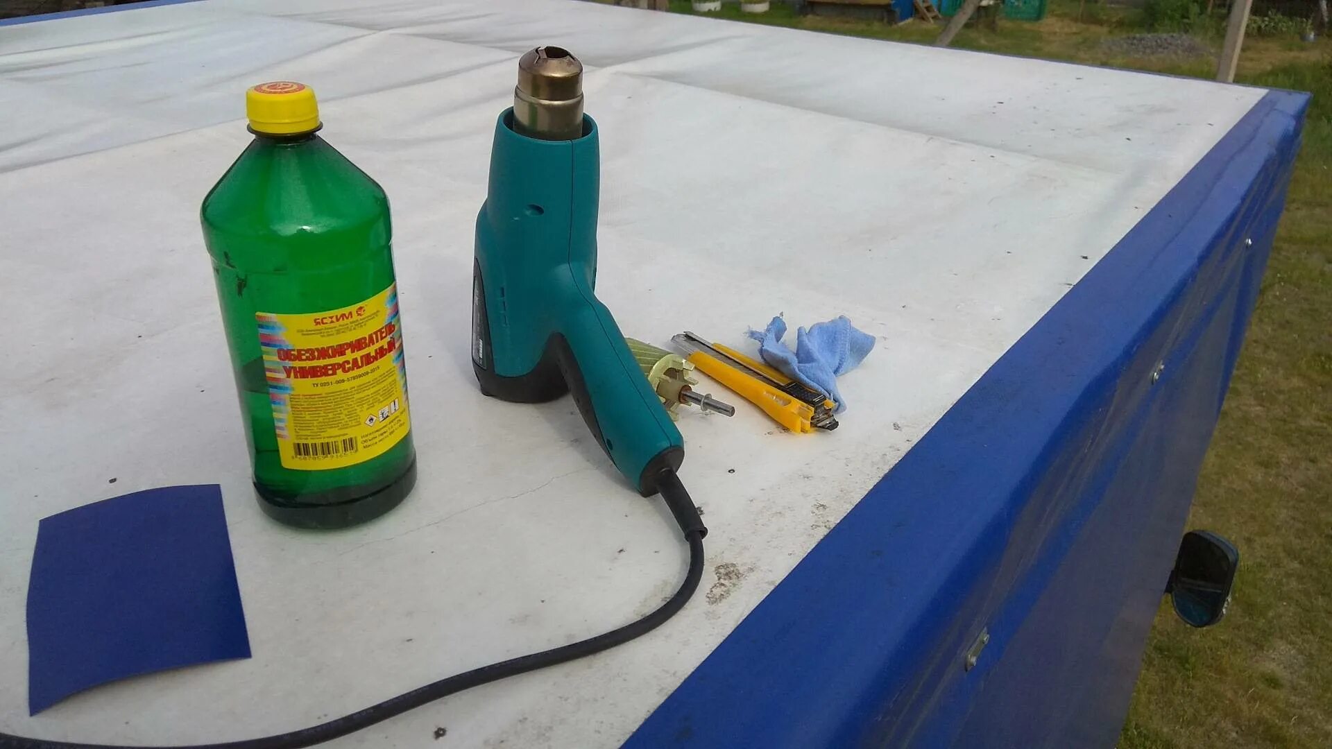 Склейка пвх. Склейка пвх пленки. Клей для пленки пвх oase 250мл. Клей для склеивания полипропиленовых труб. Склейка лодки пвх.