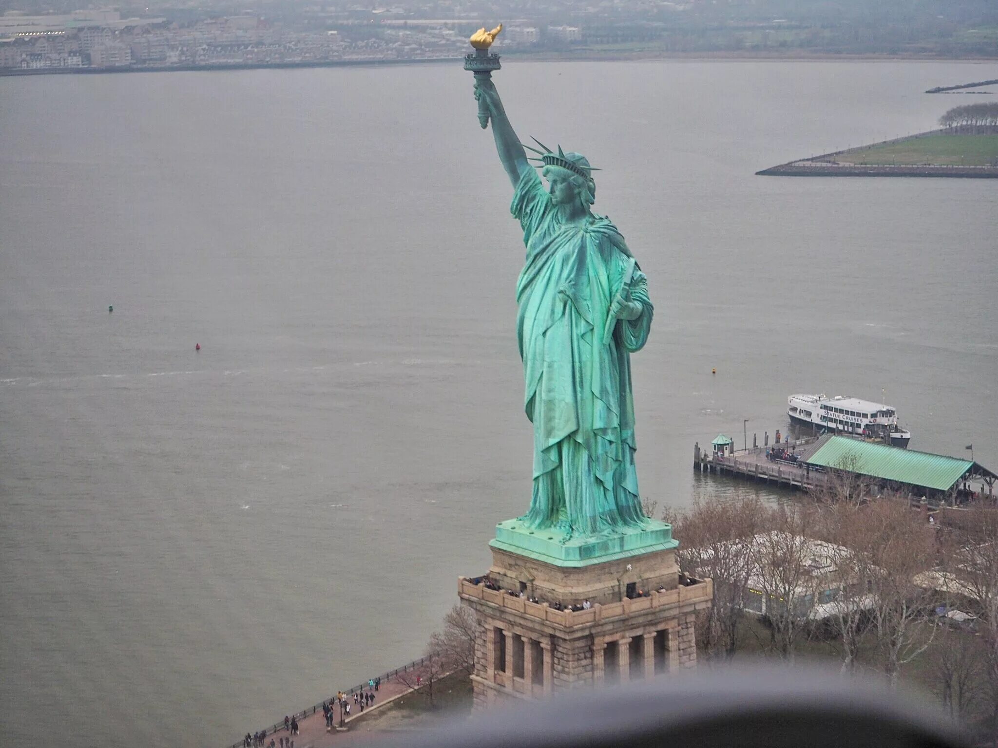 Статуя свободы метр. Риека Statue of Liberty. Статуя свободы высота статуи. Риека Statue of Liberty fiume. Статуя свободы вид сверху.