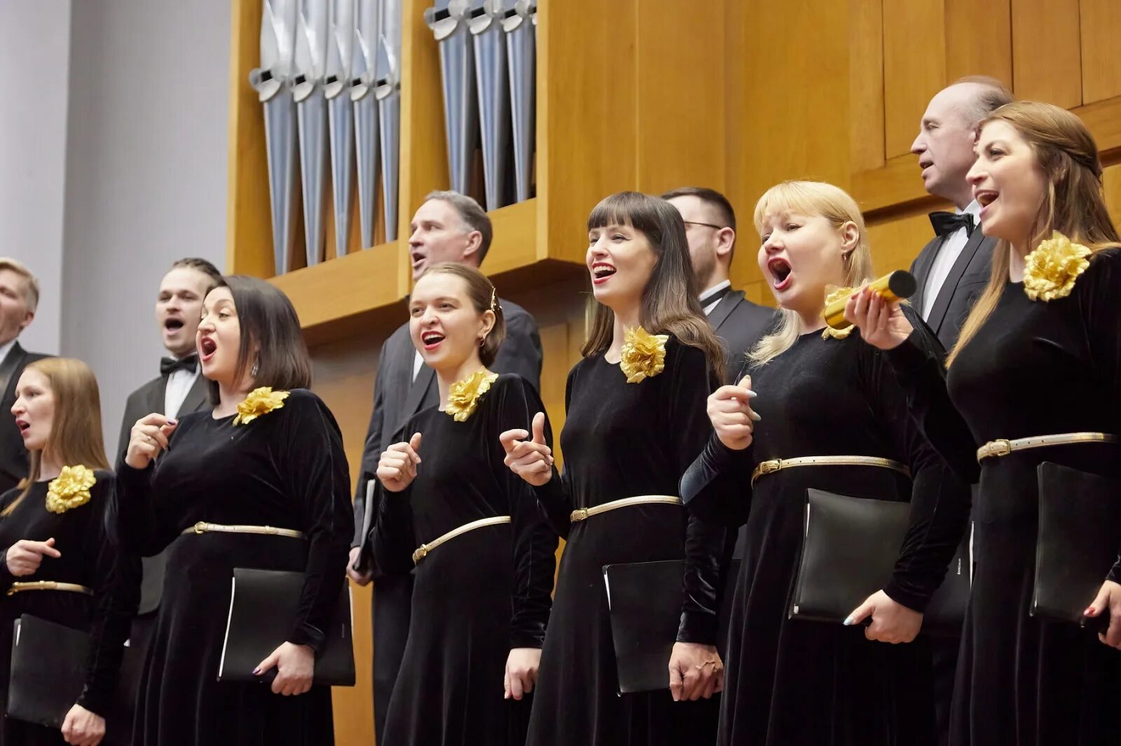 Концертные платья для хора. Женский военный ансамбль. Одежда для хора. Хор девушек. Хор девчата.