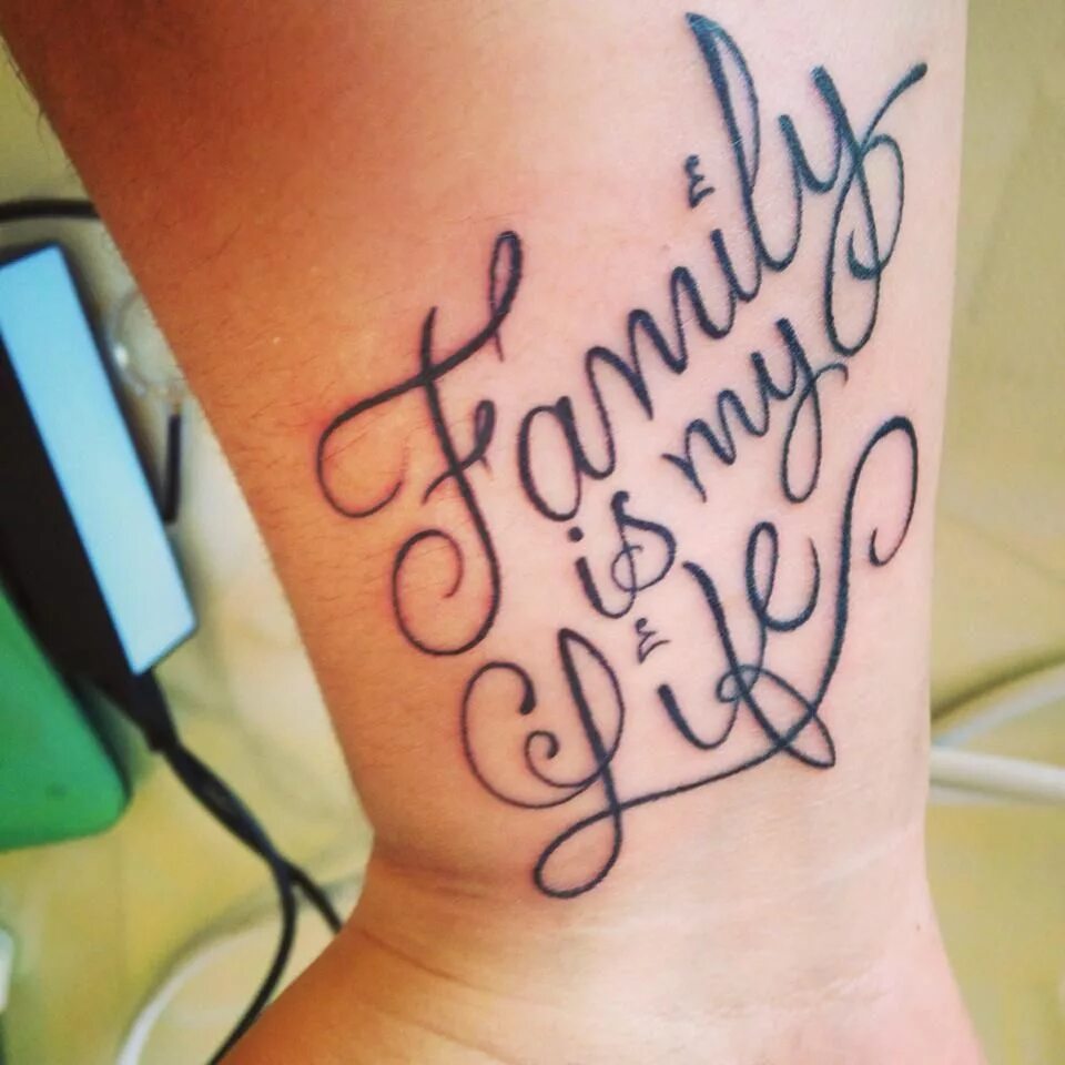 My family is my everything. Family one love тату. Красивые татуировки надписи. My family is my life. My family is my life.