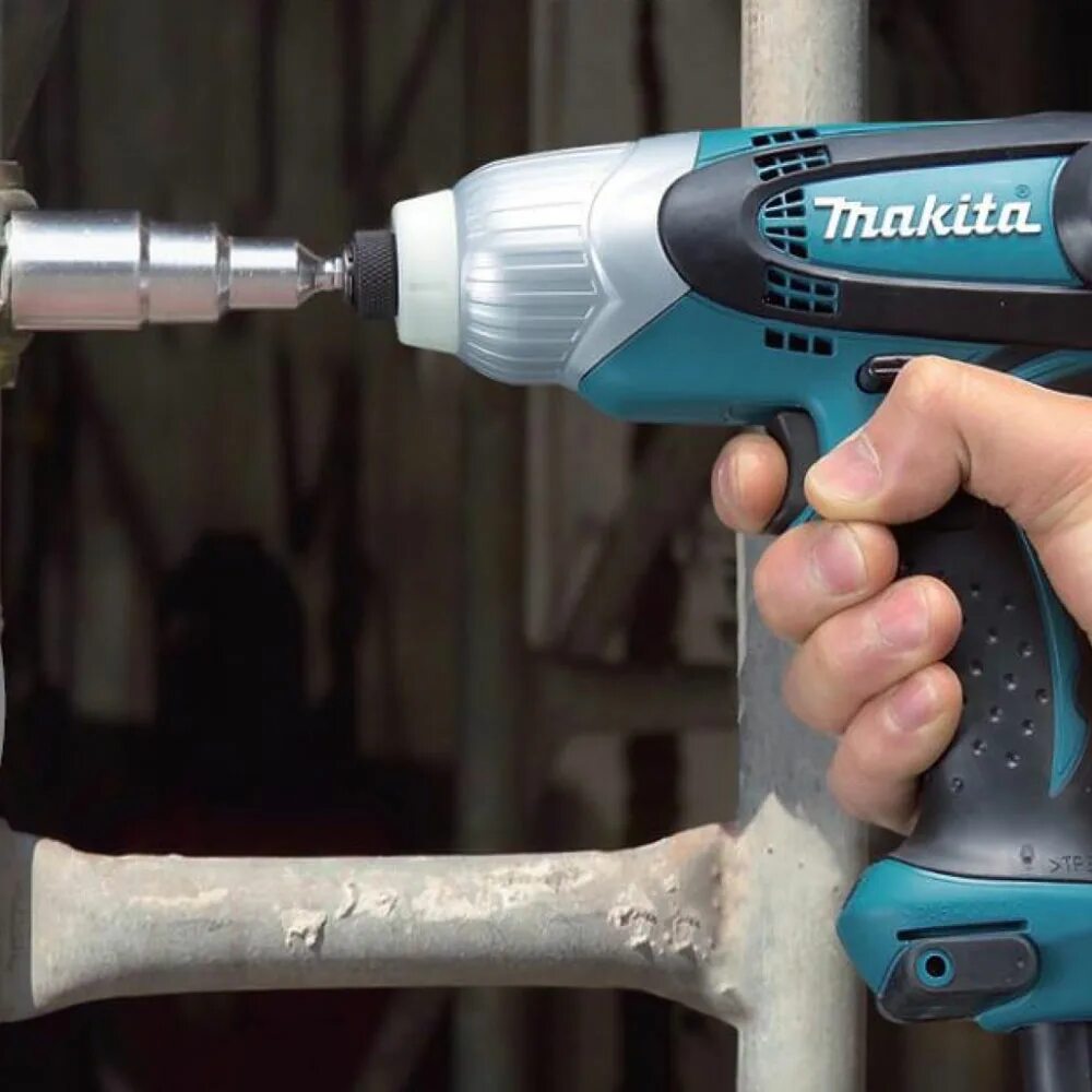 Гайковерт использовать как шуруповерт. Makita td0101. шуруповерт makita td0101. шуруповерт ударный makita td0101f 230 вт. makita td0101f 230вт патрон:держатель бит.