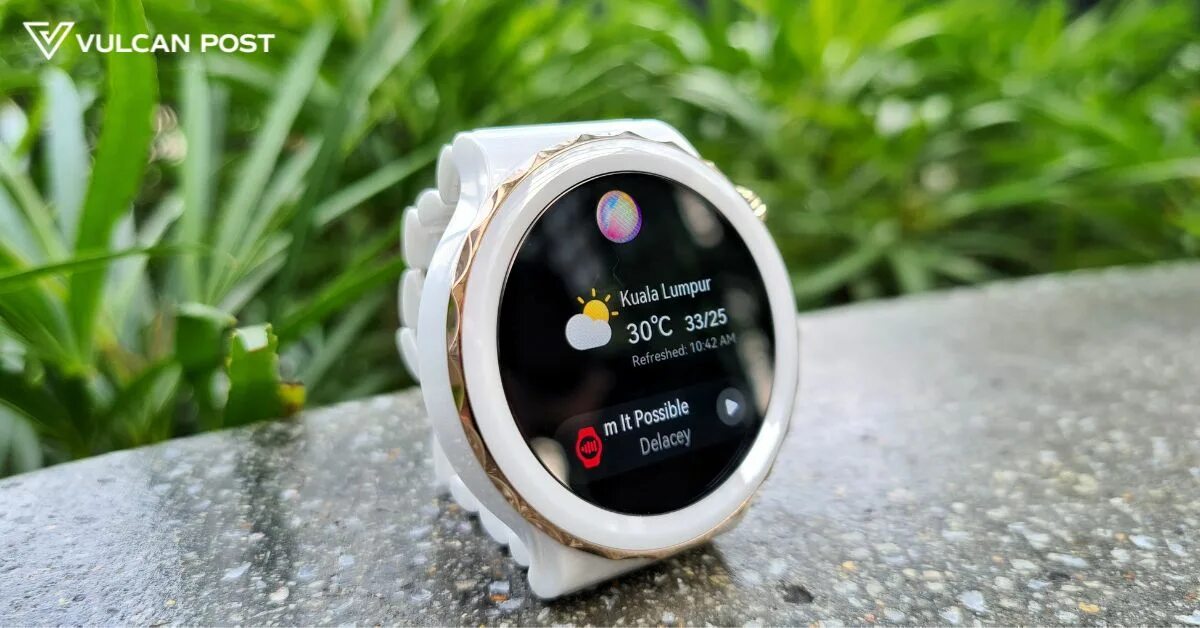 Смарт часы huawei gt 3 pro white. Смарт-часы Huawei gt 3 Pro керамика. Часы Хуавей вотч 3. Часы Huawei watch gt 3 фото владельцев. Huawei watch gt 3 Pro циферблаты.