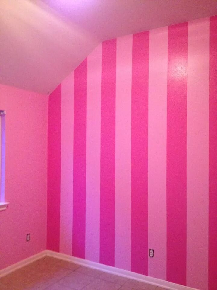Покраска стен разными цветами. Покрасить стены в комнате. Стены с розовой покраской. Покраска стен полосами. Перекрашу квартиру в розовый