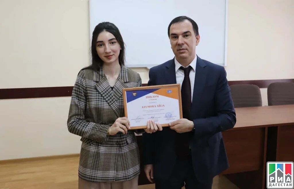 Дгу информатика. Дгу махачкала экономический факультет. декан экономического факультета дгу махачкала. юрфак дгу махачкала. дгу махачкала юридический факультет.