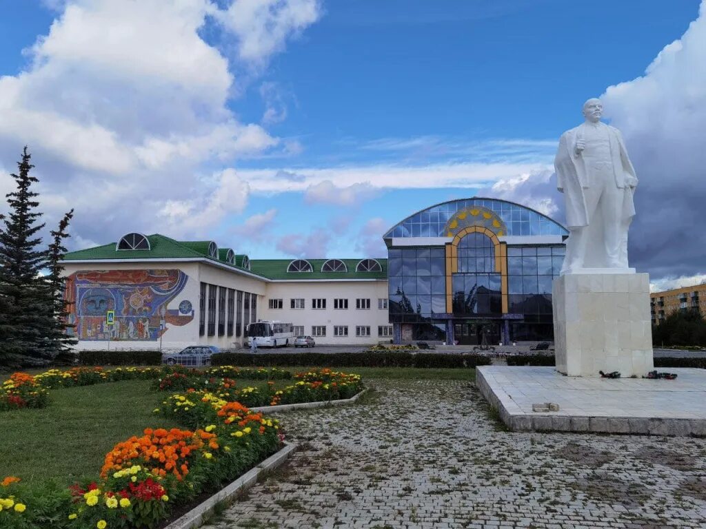 Учалы учалинский республика башкортостан. Учалы республика башкортостан. город учалы республика башкортостан достопримечательности. стелла учалы. учалы аллея.