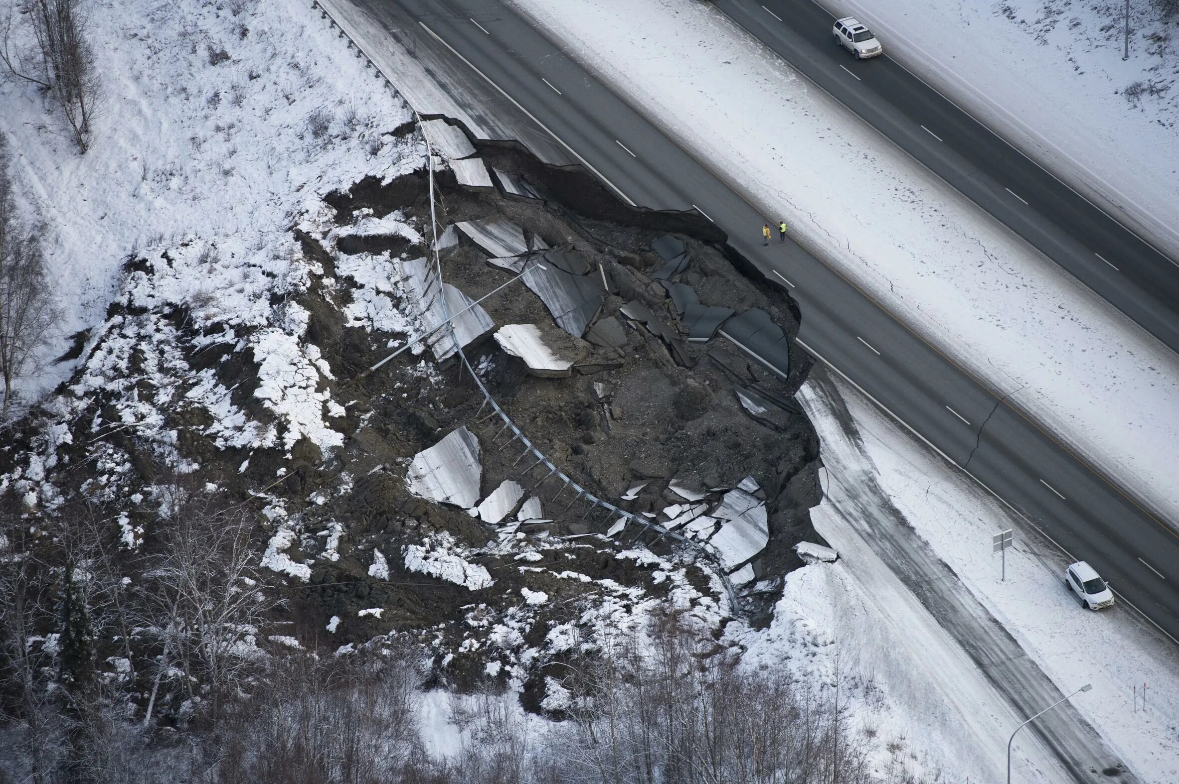 Землетрясение на Аляске (2018). Аляска землетряс. Разрушение дорог. Землетрясение на Аляске.