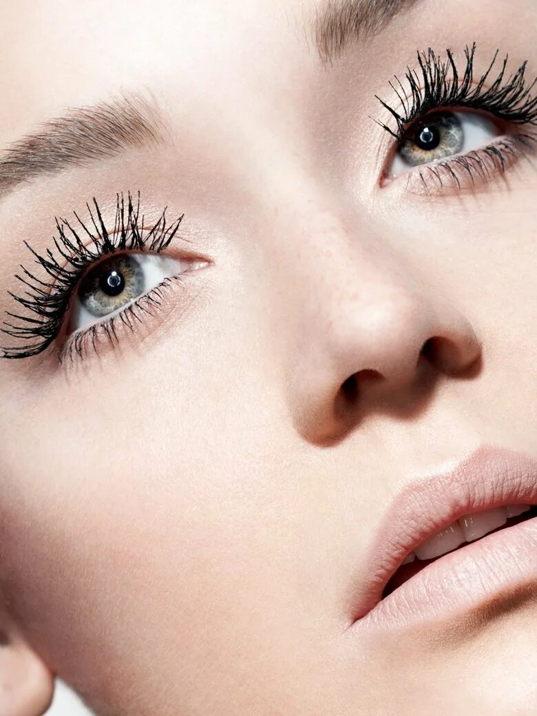 Наращивание ресниц детям. Красивые нарощенные ресницы. длинные ресницы. длинные накрашенные ресницы. красивые пышные ресницы.