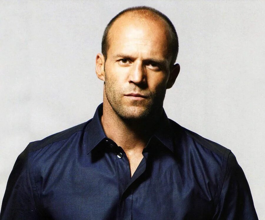 Низкий 30 мужчина. Jason Statham. Джейсон Стэтхэм в полный рост. Стейтем Джейсон в полный рост. Джейсон Стэтхэм ргст.