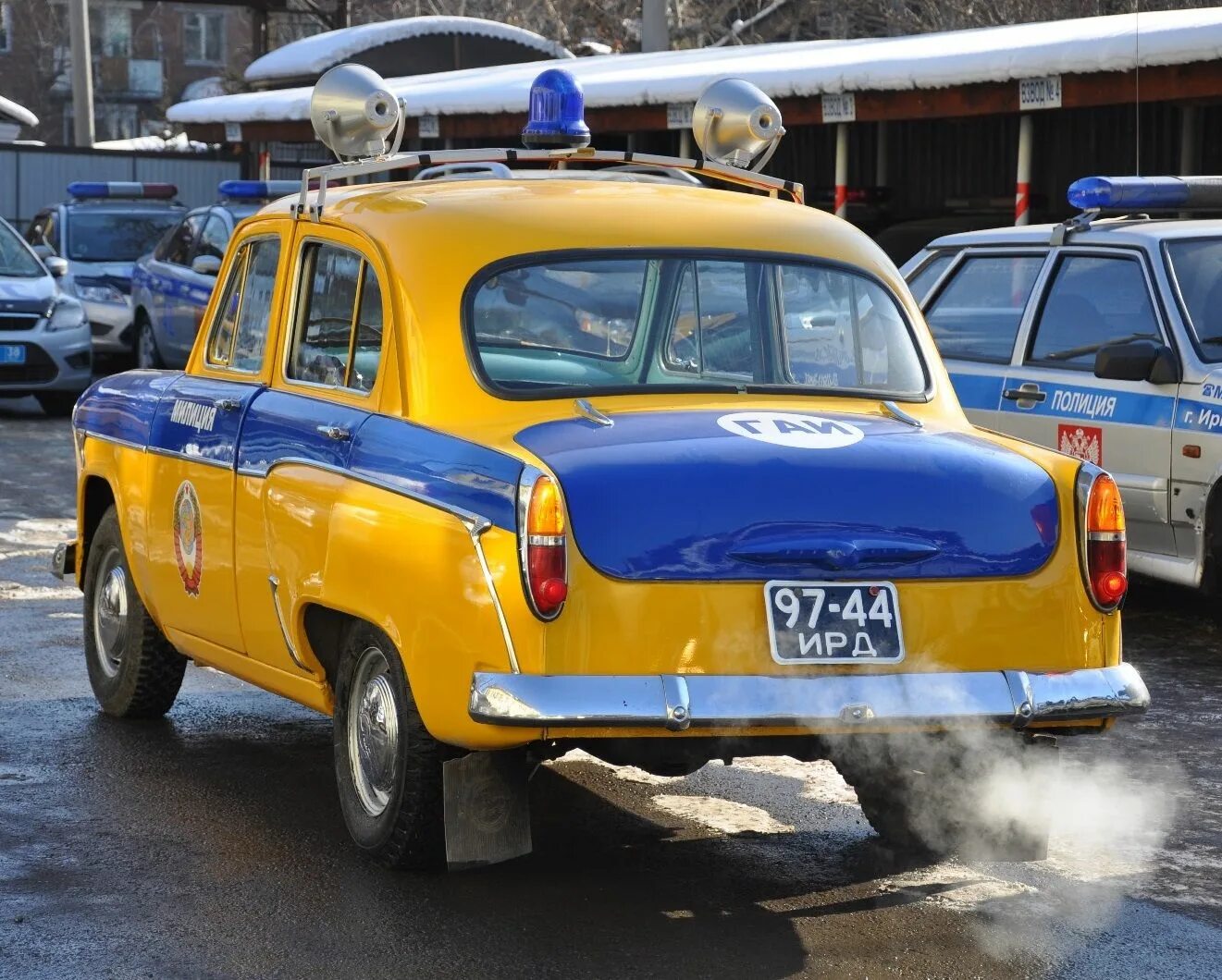 Москвич-402 оруд. Москвич 400 оруд. Газ 24 волга полиция. Москвич 2140 гаи ссср. Москвич 412 гаи.