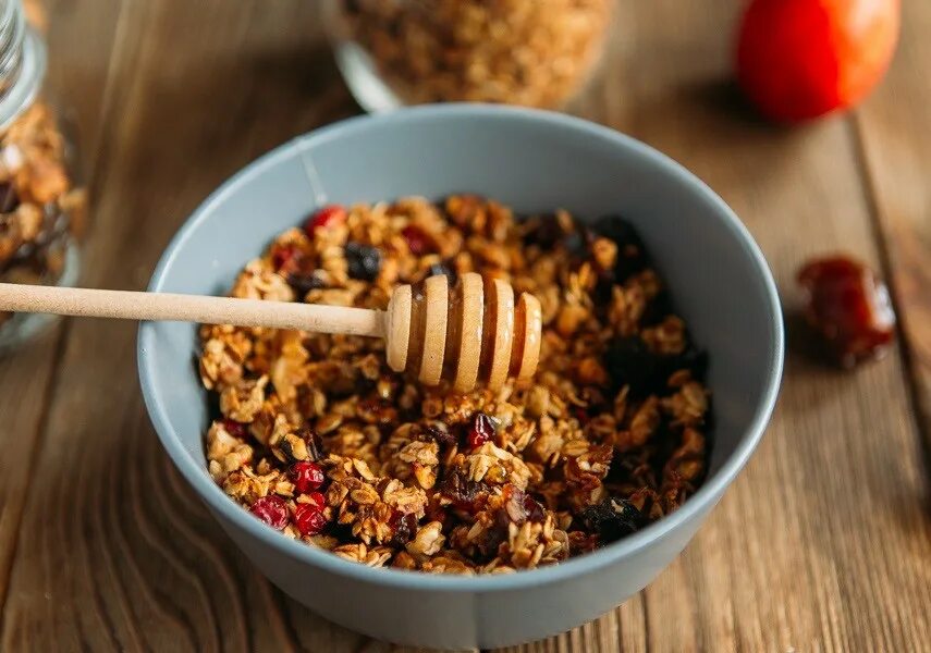 Granola мюсли. Гранола кленовый сироп. Домашняя гранола. Гранола классическая.