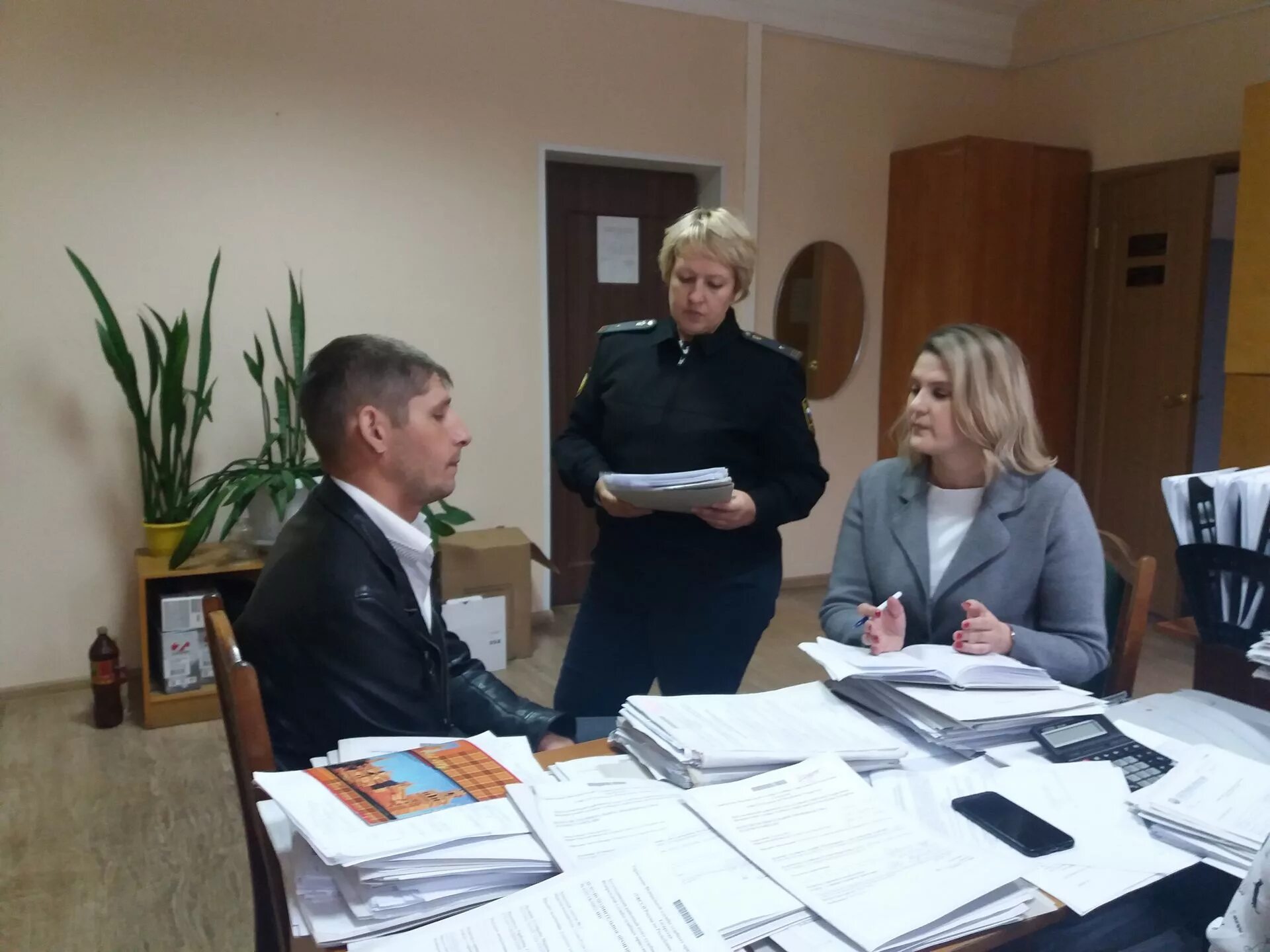 Судебные приставы бугульма телефон. Судебные приставы бугульма график работы. Сафина елена витальевна бугульма судебный пристав. Судеб пристав бугульма. Судеб пристав бугульма.