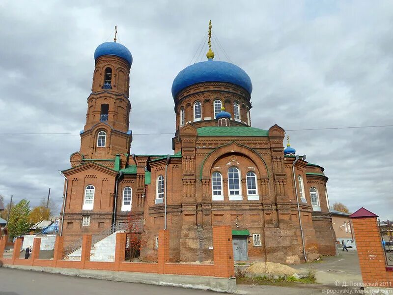Покровском кафедральном соборе барнаула. Покровский собор барнаул. барнаул храм кафедральный. покровский кафедральный собор города барнаула. покровский собор в барнауле на никитина.