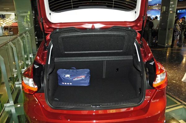 Замок багажника форд мондео. Багаж форд фокус. Мондео 4 аварийное открывание багажника. Замок багажника форд фокус 2 хэтчбек рестайлинг. Багажник форд фокус 2 хэтчбек с докаткой.