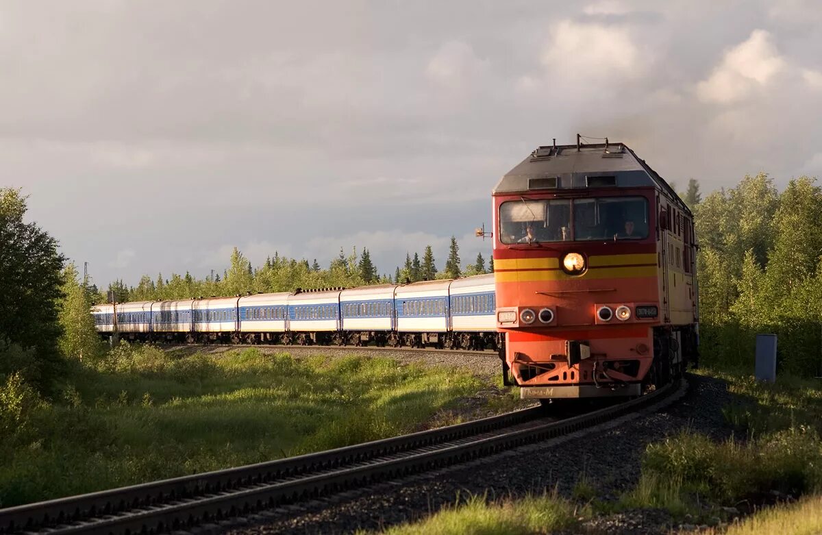 станция сыня коми. жд вокзал инта. станция инта 1. поезда инта. тэп 70 усинск.