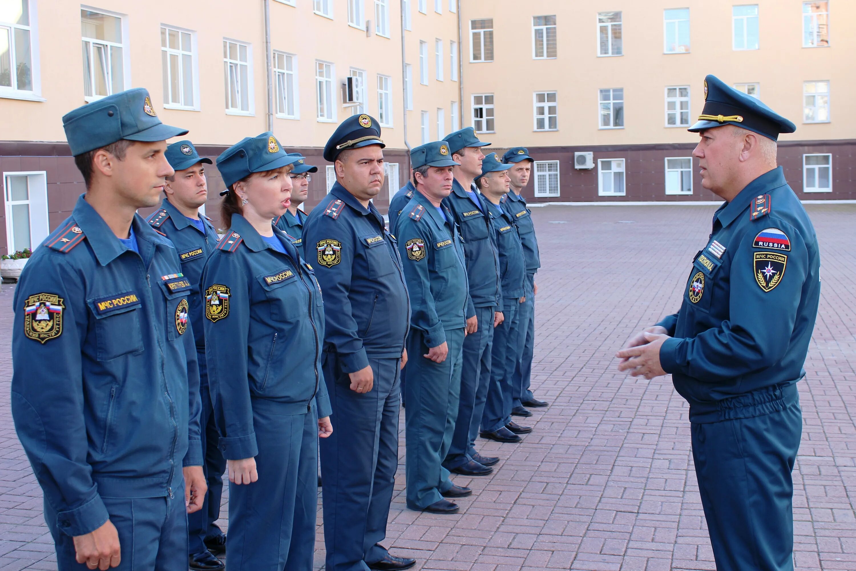 Полковник внутренней службы МЧС. МЧС построение. Внутренняя служба МЧС. Академия МЧС Екатеринбург. Образование пожарной службы