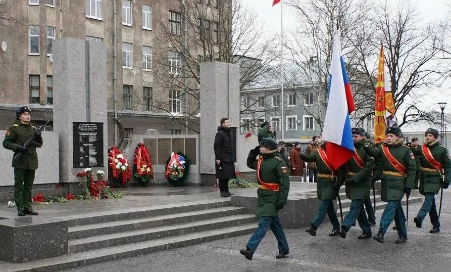 Со 2 по 15 февраля. Сквер Мужества Выборг. 15 Февраля день воина интернационалиста. Выборг 15 февраля. Митинг в Выборге.