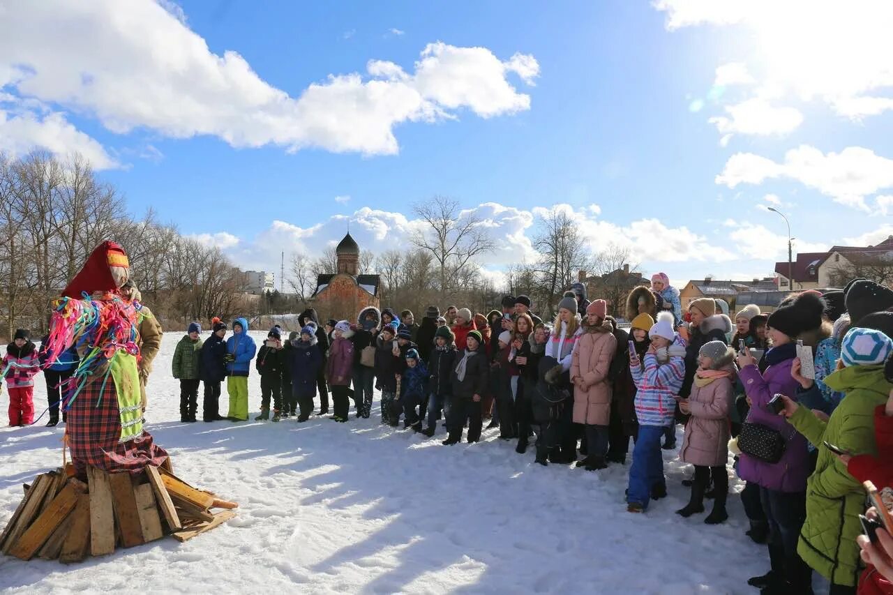 Масленица в великом новгороде 2025 программа. Масленица великий новгород. великий новгород народные гулянья. масленица в великом новгороде. национальные праздники новгородской области.