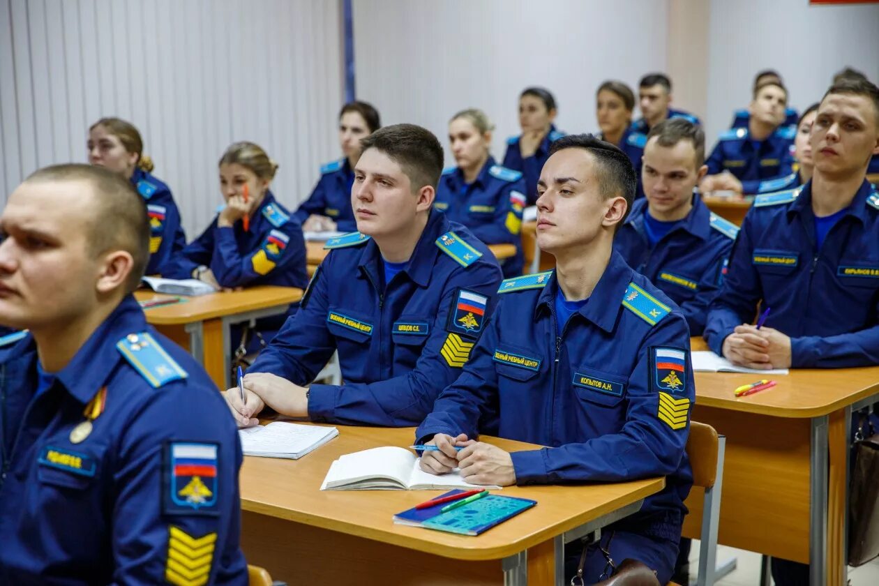 Учебный центр видео. Военный учебный центр СФУ Красноярск. Леусенко СФУ. Военно инженерный институт СФУ. СФУ Красноярск Военная Кафедра.