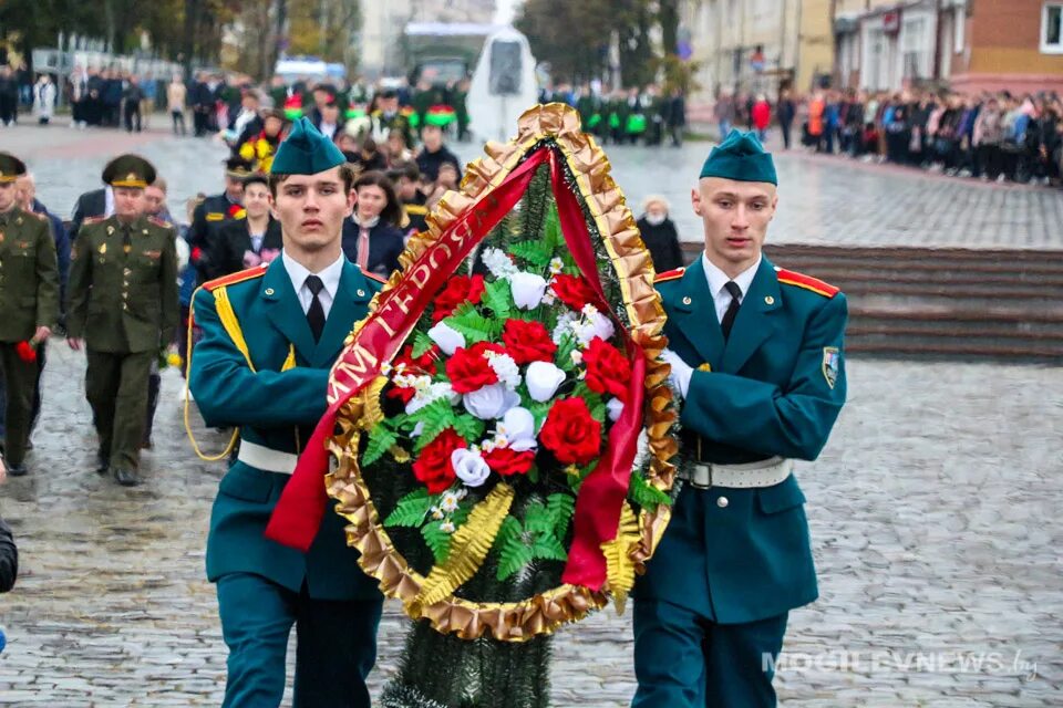 Открытие вахты памяти. Вахта памяти в Могилеве. Могилёв площадь славы. Могилев память.