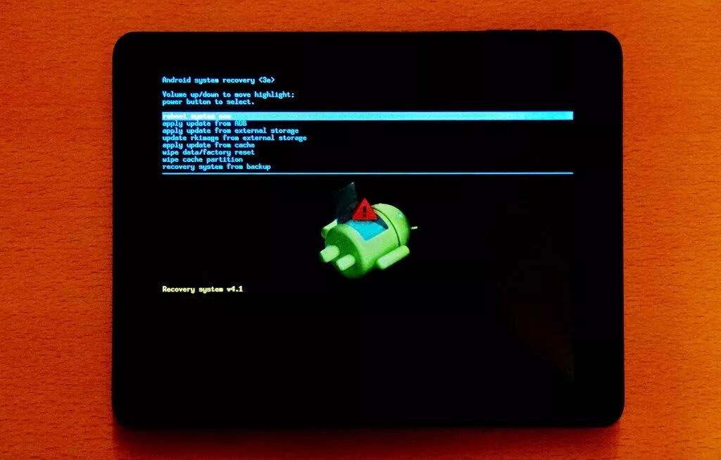 Не загружается планшет. Планшет андроид. Планшет не перезагружается. Андроид при включении. Черный экран планшете делать