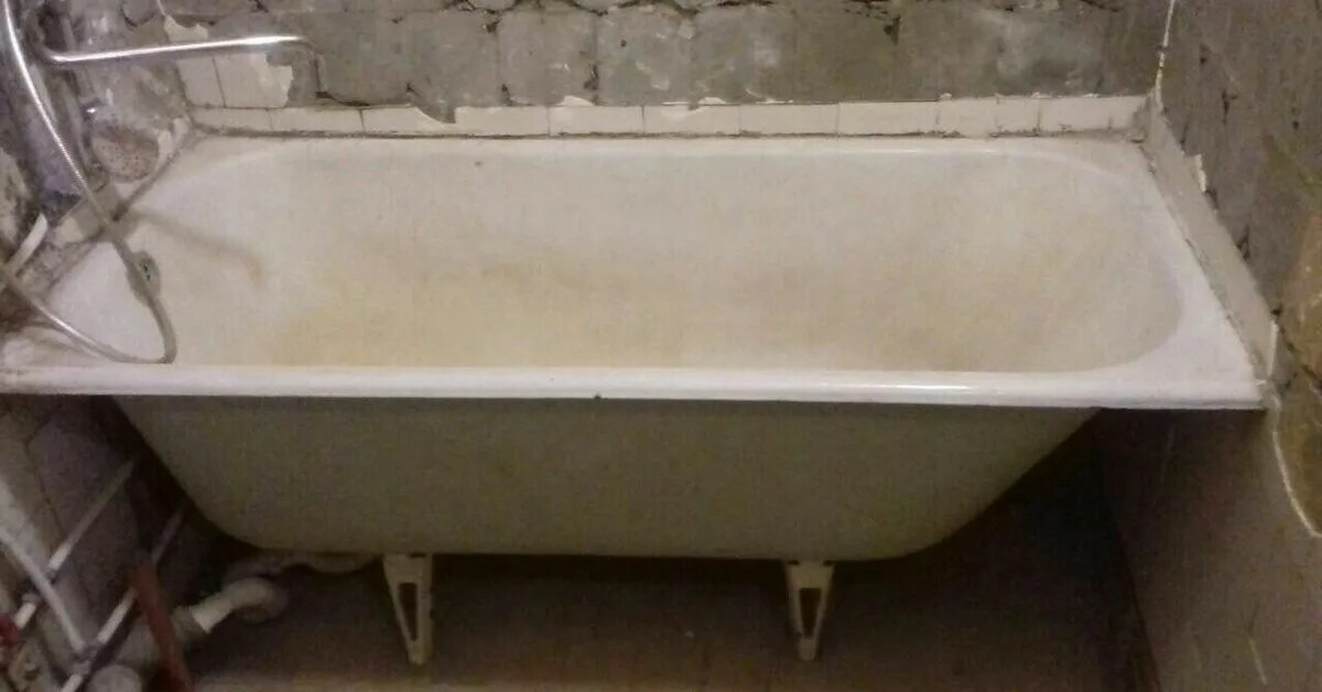Советская чугунная ванна 1989. Ванная Советская чугунная. Ванна на ножках 160х70. Старая ванна чугунная СССР 1700. Чугунная ванна бу
