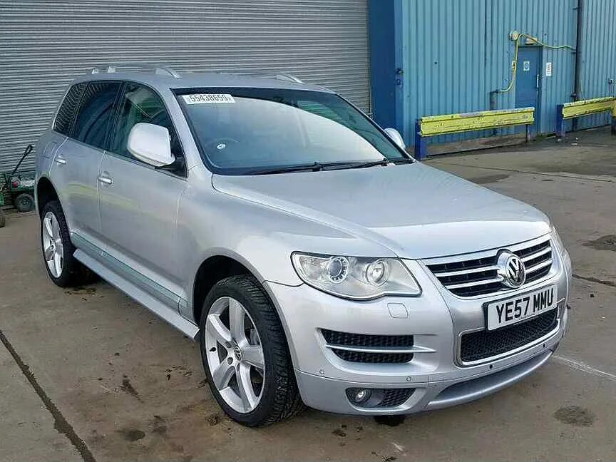 Фольксваген туарег 2008 купить. Volkswagen Touareg 2008 r-line. Volkswagen Touareg 2008 3.0 дизель. Touareg r line 2008. Фольксваген Туарег 2008г.