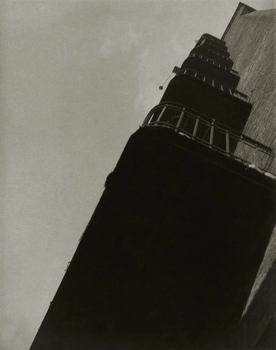 Павильон родченко на выставке в париже 1925. Родченко пионер трубач. Котельная могэс жолтовский. Ул родченко 2. Родченко фабрика кухня 1931.