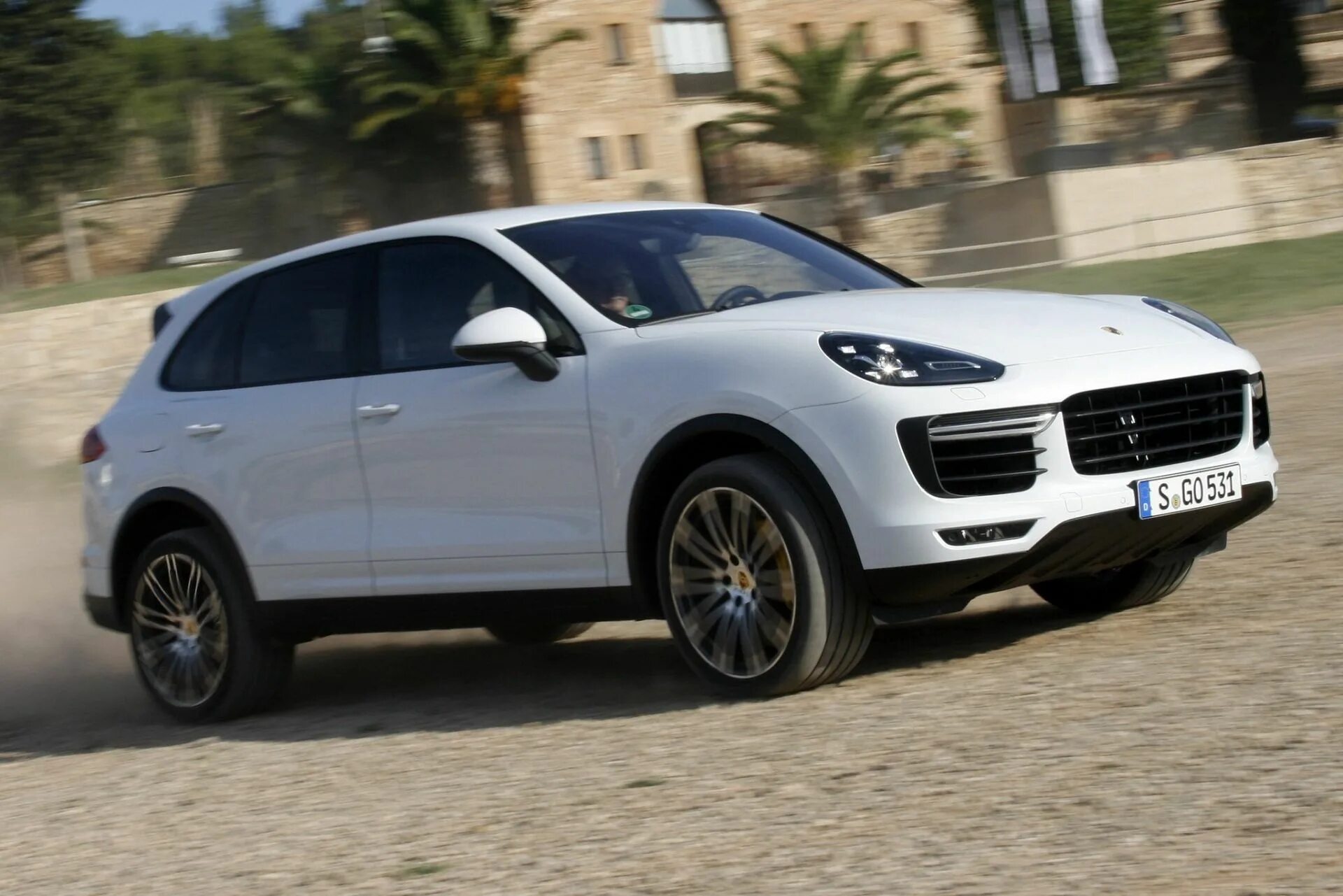 Cayenne 92a. Porsche cayenne 2014. порше кайен 2014. порше кайен 2014 белый. порше кайен 2014 год фото.